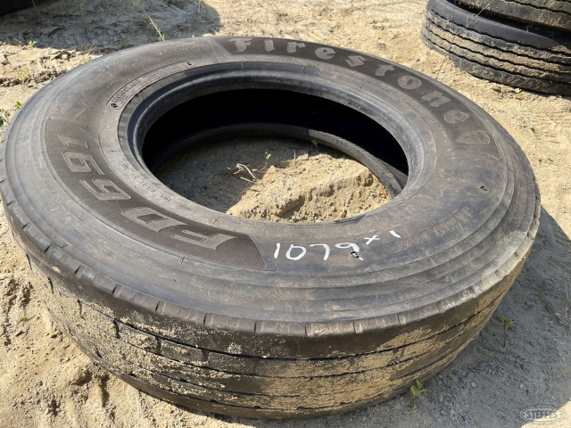 (1) 11R-22.5 tires